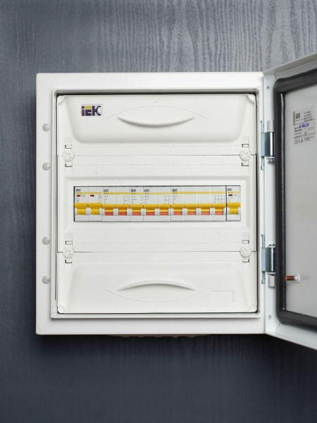 Выключатель нагрузки (мини-рубильник) 1п 25А ВН-32 KARAT IEK MNV10-1-025